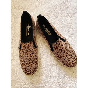 Sketchers leopard print shoes